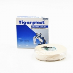 Tiger Plast (Adhesive Sports Tape) ขนาด 1.25 CM X 9 M ไทเกอร์พล๊าส สปอร์ตเทป สำหรับปิดยืดบริเวณ ข้อเข่า,ข้อศอก,มือ,ข้อมือ,นิ้ว,ข้อเท้า เพื่อป้องกันการบาดเจ็บก่อนเล่นกีฬา